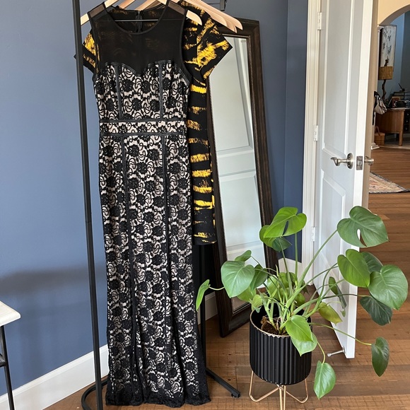 Beautiful Formal Sheath Dress M - Picture 1 of 10